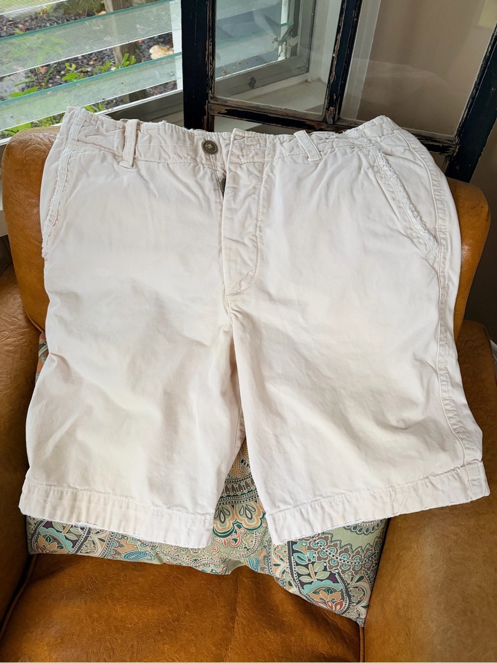 Abercrombie & Fitch Men's Flat-Front Light Tan Cotton Shorts